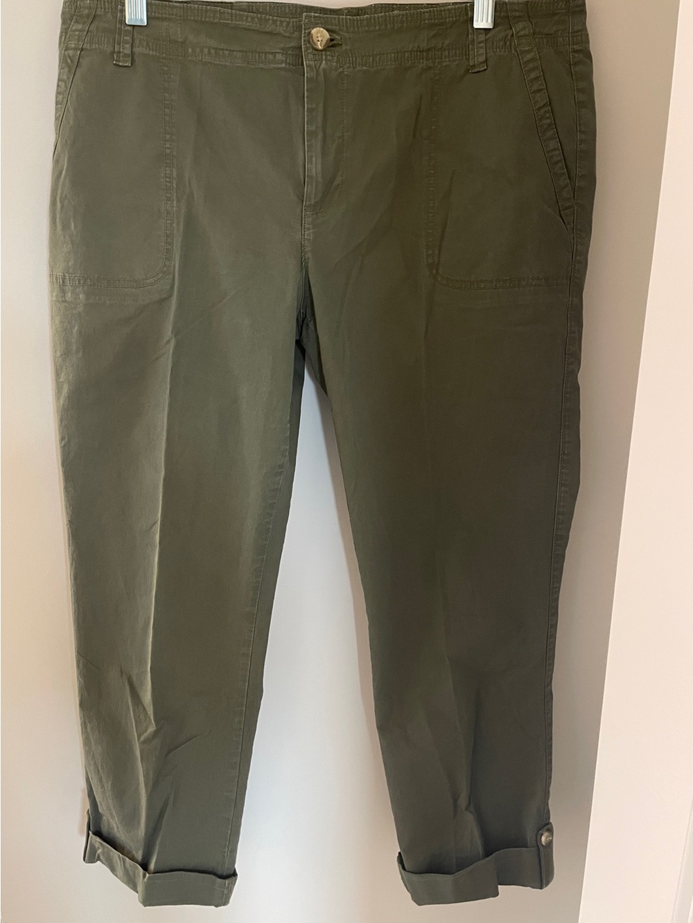 Tommy Hilfiger Olive Cropped Women's Chinos